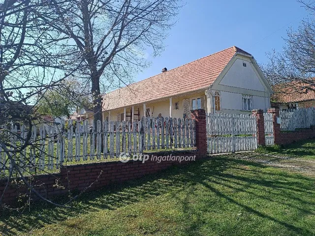 Eladó ház Pázmánd 94 nm