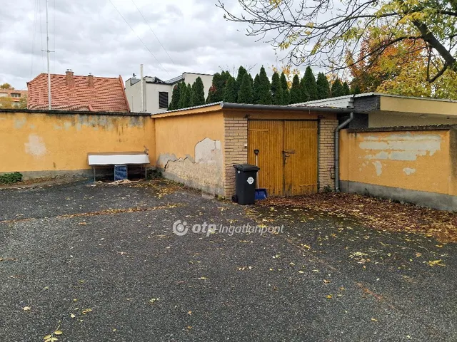 Eladó ház Győr 360 nm