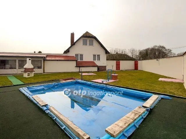 Eladó ház Halászi 240 nm