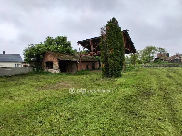Eladó ház Ács 135 nm