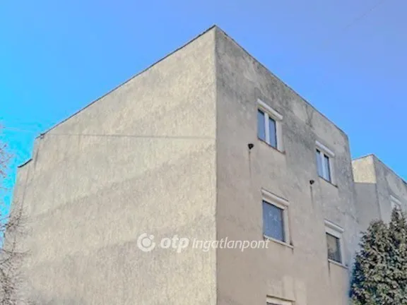 Eladó lakás Bábolna 78 nm