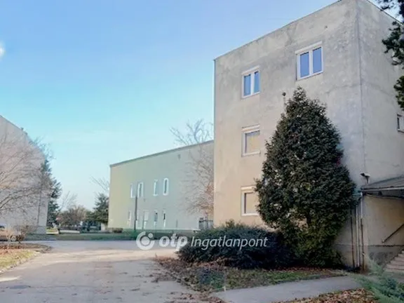 Eladó lakás Bábolna 78 nm