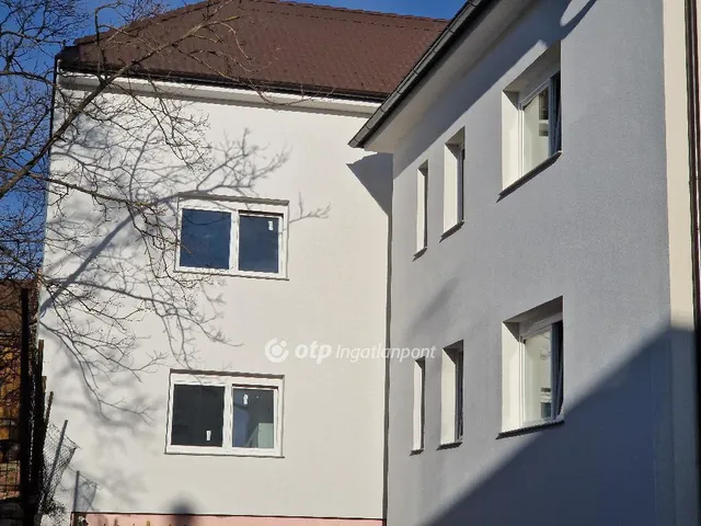 Eladó kereskedelmi és ipari ingatlan Sopron 433 nm