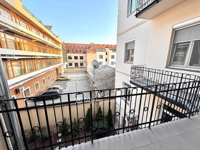 Eladó lakás Győr, Belváros 69 nm