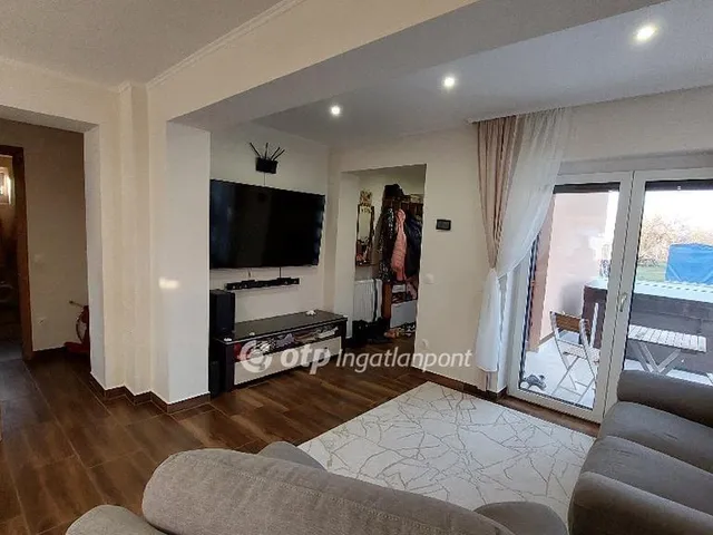 Eladó ház Pér 86 nm