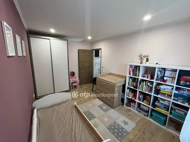 Eladó ház Pér 86 nm