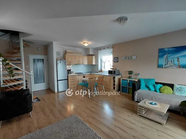 Eladó lakás Győr, Révfalu 82 nm