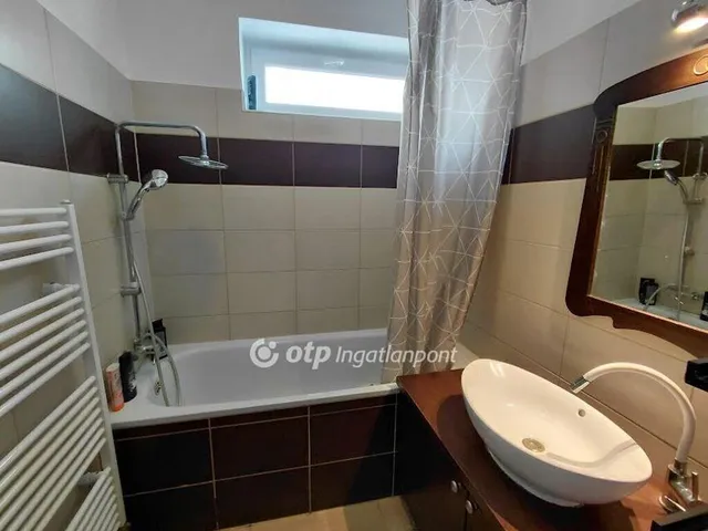 Eladó lakás Győr, Révfalu 82 nm