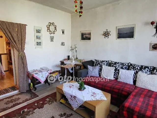 Eladó ház Gyömöre 58 nm