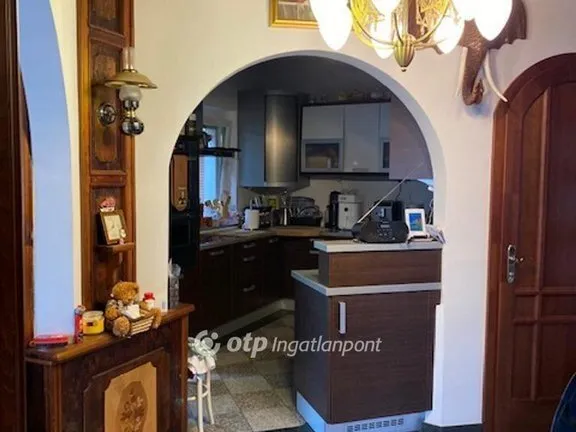 Eladó ház Győr, Nádorváros 385 nm