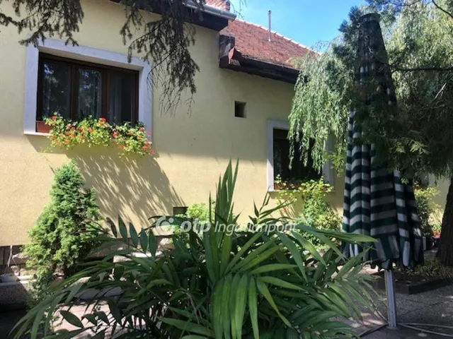 Eladó ház Győr, Nádorváros 385 nm
