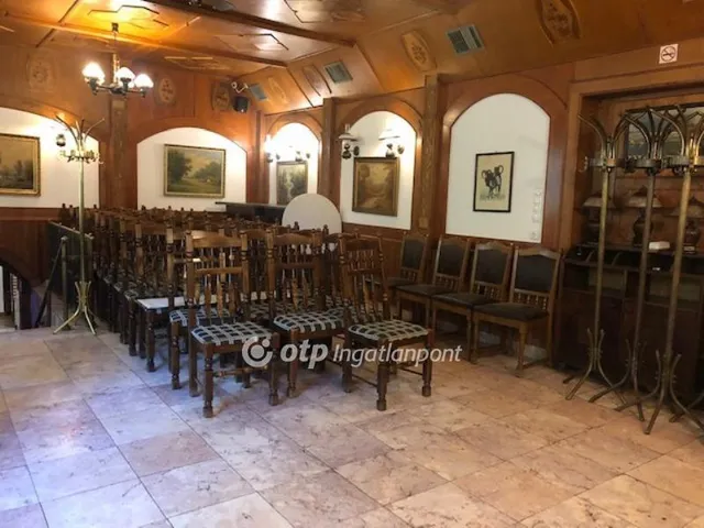 Eladó ház Győr, Nádorváros 385 nm