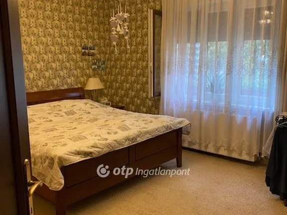 Eladó ház Győr, Nádorváros 385 nm