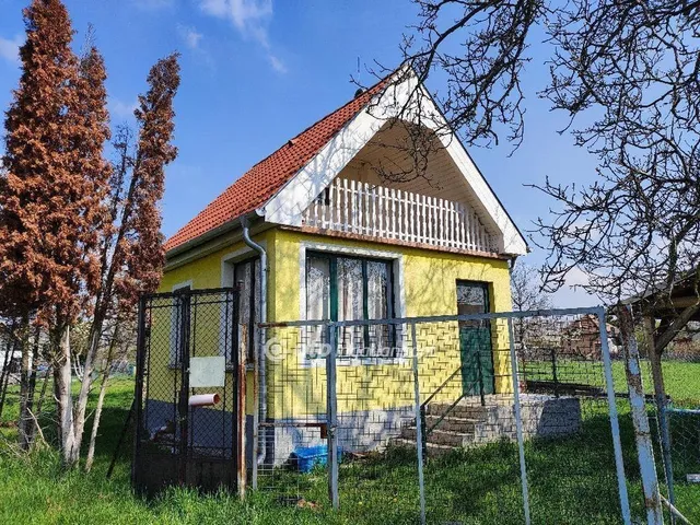 Eladó nyaraló Győr 34 nm