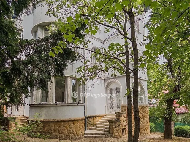 Eladó ház Budapest XII. kerület 484 nm