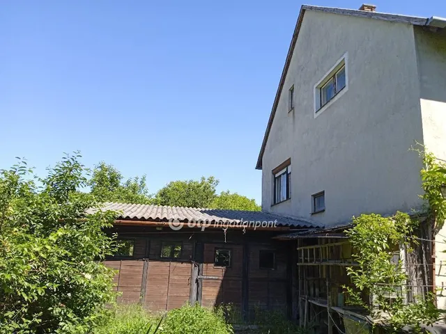 Eladó ház Veszprém, Gyulafirátót 153 nm