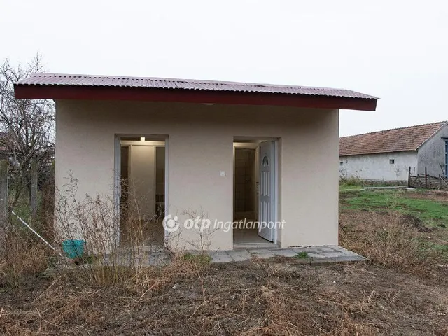 Eladó ház Bana 358 nm
