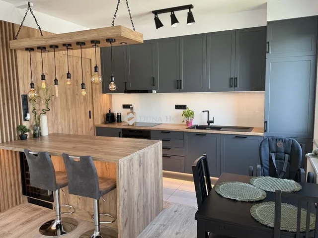 Kiadó lakás Budapest XI. kerület, Madárhegy 104 nm