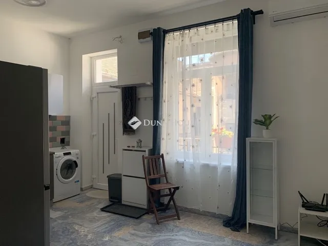 Eladó lakás Budapest VI. kerület 26 nm