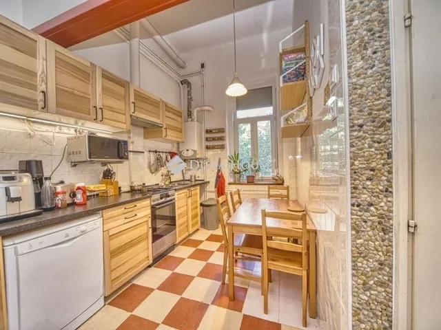 Eladó lakás Budapest VIII. kerület, II. János Pál pápa tér 69 nm