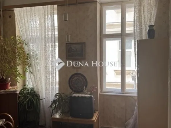Eladó lakás Budapest VI. kerület, Nagykörúton kívüli terület 71 nm