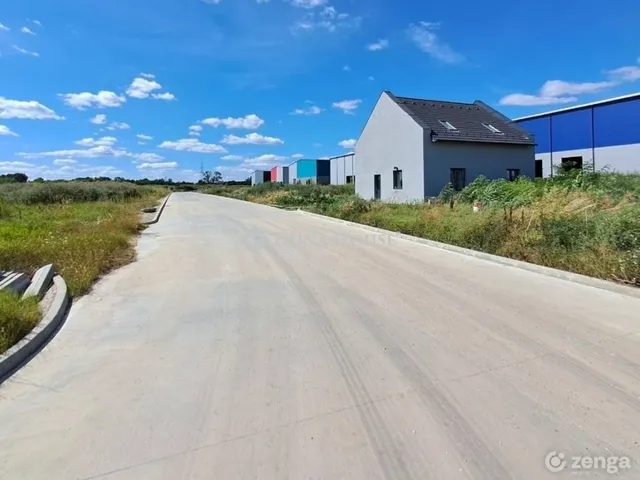 Eladó kereskedelmi és ipari ingatlan Martonvásár 13453 nm