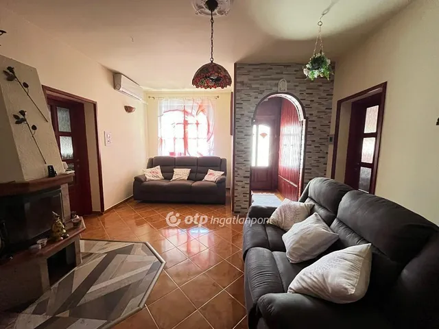 Eladó ház Aldebrő 137 nm