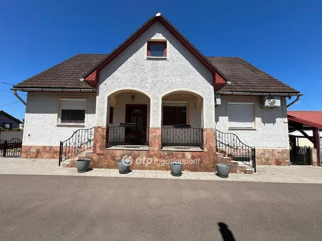 Eladó ház Aldebrő 137 nm