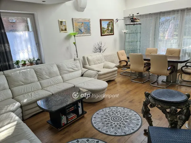 Eladó ház Budapest II. kerület 233 nm
