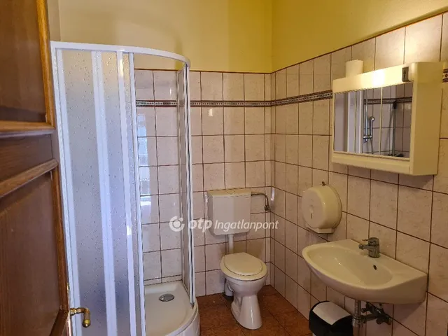 Eladó kereskedelmi és ipari ingatlan Budapest IX. kerület 76 nm