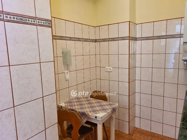 Eladó kereskedelmi és ipari ingatlan Budapest IX. kerület 76 nm