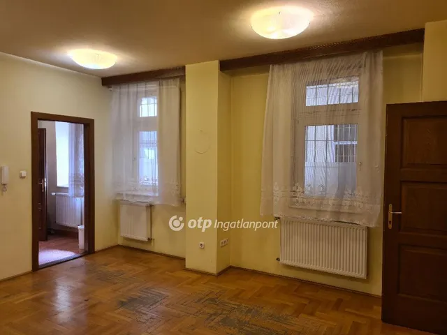 Eladó kereskedelmi és ipari ingatlan Budapest IX. kerület 76 nm