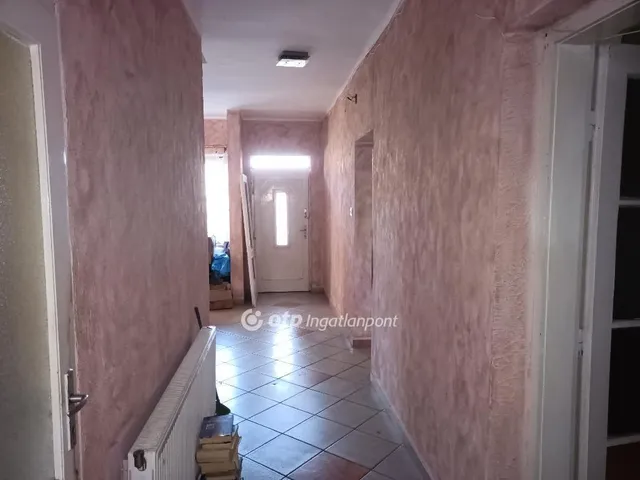 Eladó ház Isaszeg 232 nm