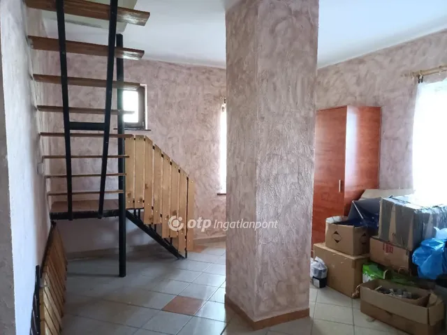 Eladó ház Isaszeg 232 nm