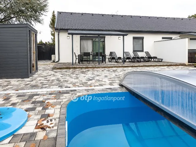 Eladó ház Balatonvilágos 219 nm