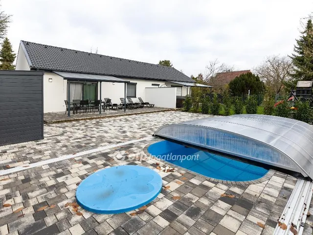 Eladó ház Balatonvilágos 219 nm