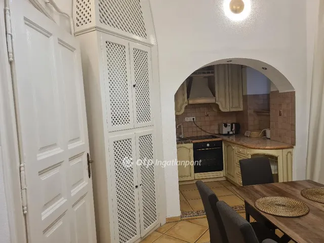 Eladó lakás Budapest V. kerület 72 nm