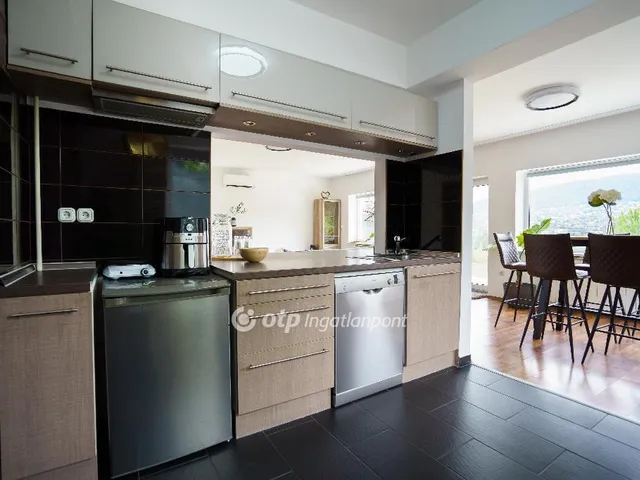 Kiadó ház Budapest III. kerület, Ürömhegy 145 nm