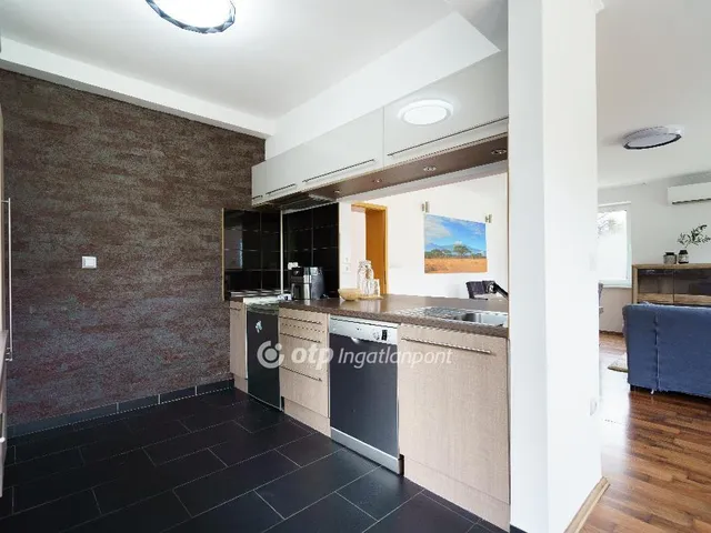 Kiadó ház Budapest III. kerület, Ürömhegy 145 nm