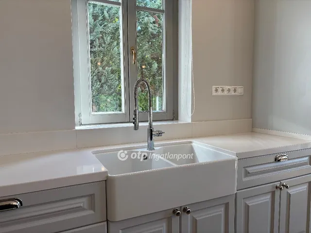 Kiadó ház Nagykovácsi 280 nm