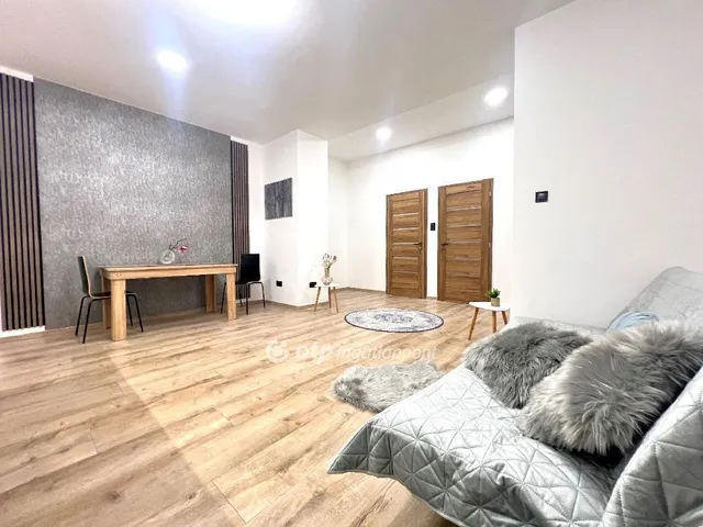 Eladó lakás Budapest VI. kerület 62 nm