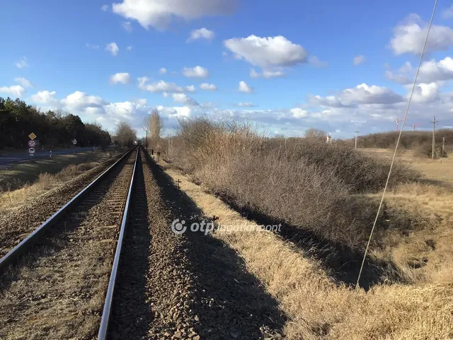 Eladó telek Dabas 25415 nm