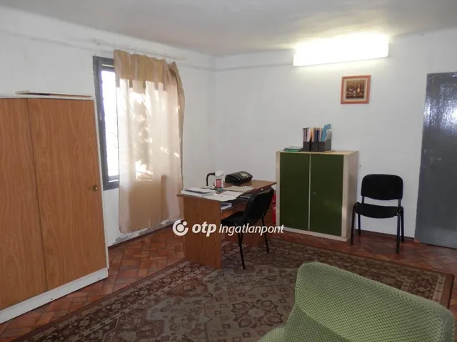 Eladó kereskedelmi és ipari ingatlan Őrbottyán 7011 nm