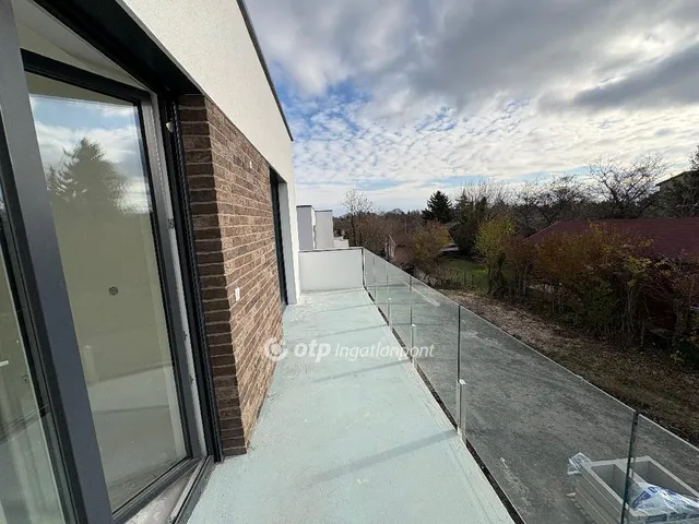 Eladó lakás Balatonakarattya 42 nm