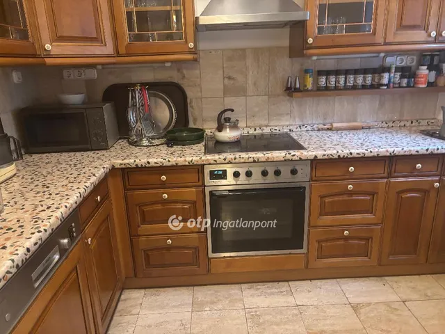 Eladó ház Budapest II. kerület 218 nm