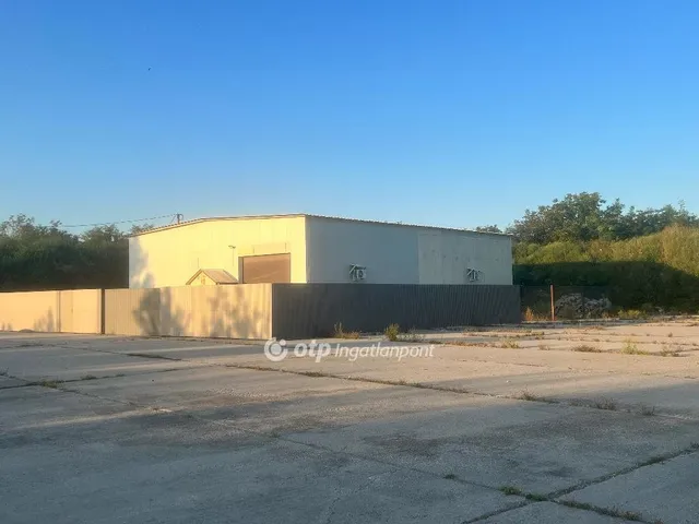 Eladó kereskedelmi és ipari ingatlan Zagyvaszántó 34372 nm