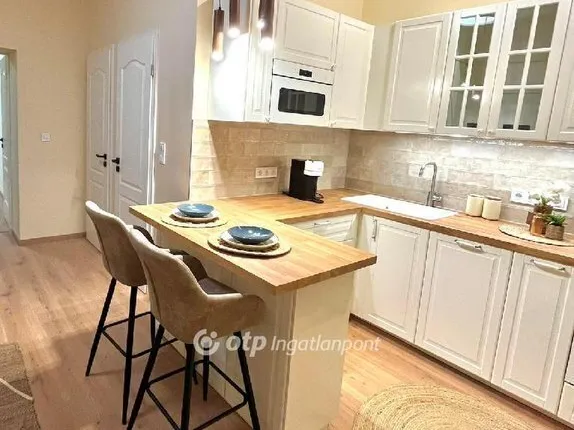 Eladó lakás Budapest VI. kerület 54 nm