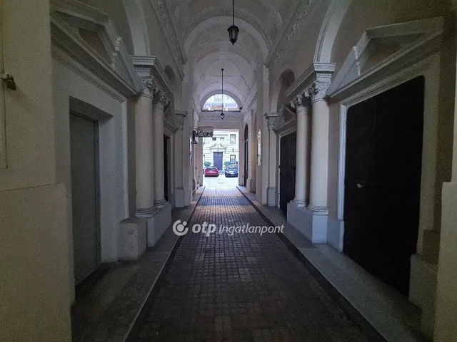 Eladó kereskedelmi és ipari ingatlan Budapest VI. kerület 762 nm