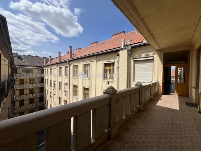 Eladó lakás Budapest VI. kerület 63 nm
