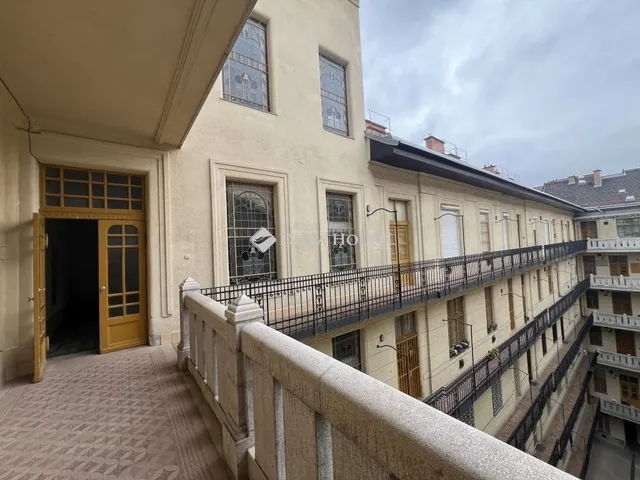 Eladó lakás Budapest VI. kerület 87 nm